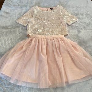 Zunie sequin and gold rose fancy dress set. 2 piece. Girls size 10.